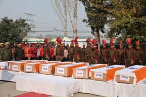 카슈미르 경찰서에서 우발적인 폭발로 9명 사망