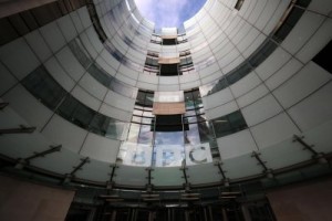 BBC는 1월 6일 연설에 대해 도널드 트럼프에게 사과하고 철회 문제를 제기