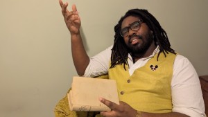 할로윈 쇼맨십 때문에 판사가 은퇴해야 함