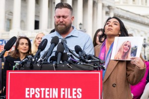 엡스타인 생존자들, 투표 전 